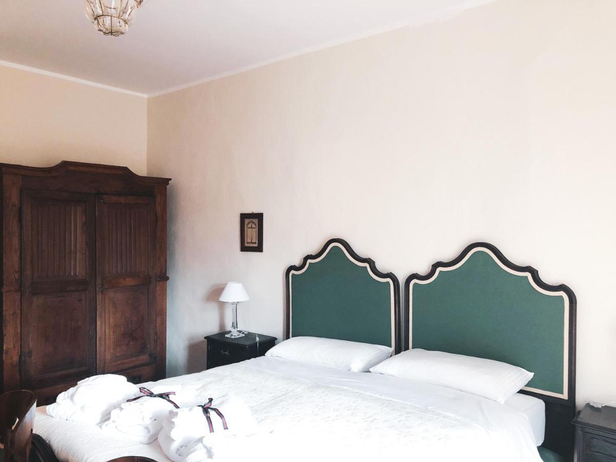 مبيت وإفطار Corneliano d'Alba Palazzo Sismonda الغرفة الصورة