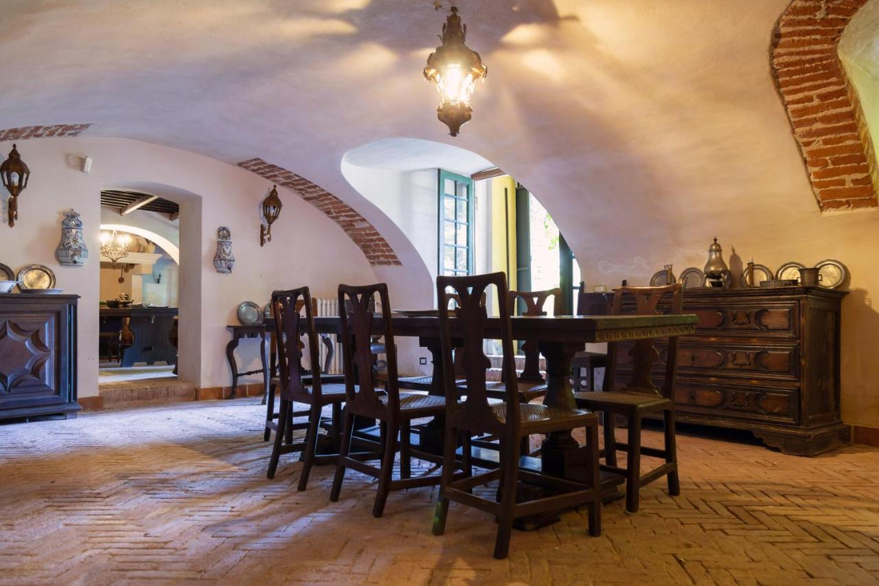 مبيت وإفطار Corneliano d'Alba Palazzo Sismonda المظهر الخارجي الصورة